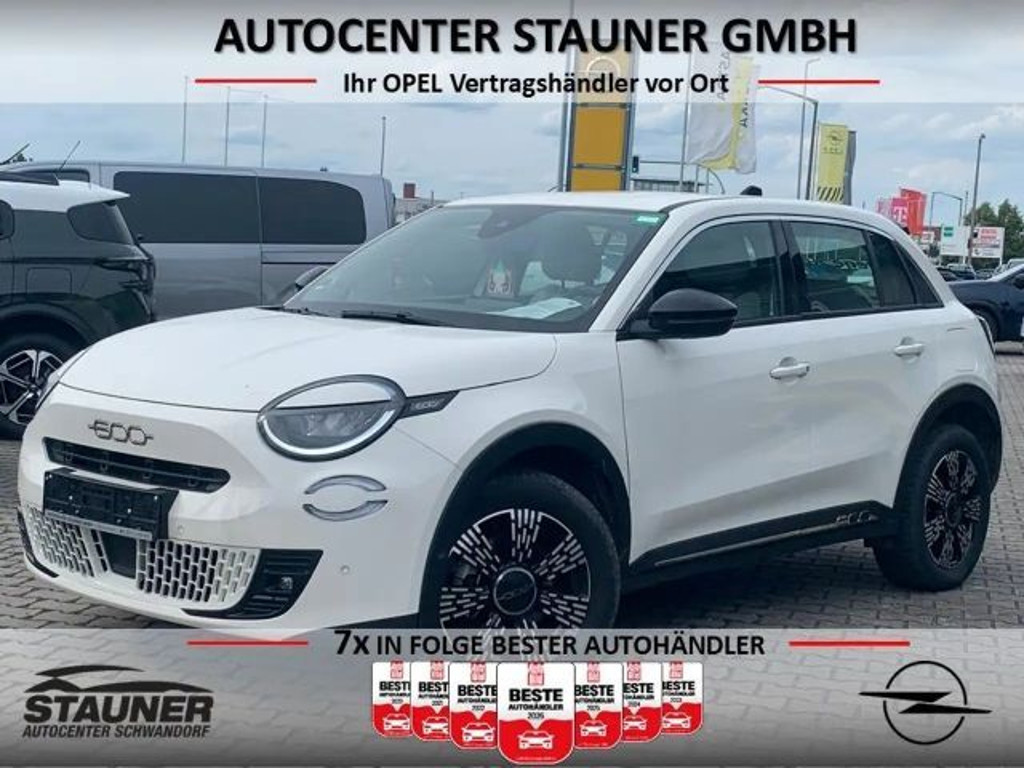 Fiat 600e 1.2 Hybrid T3 110PS DCT R.KAM*SHZ*LED*10"/7"