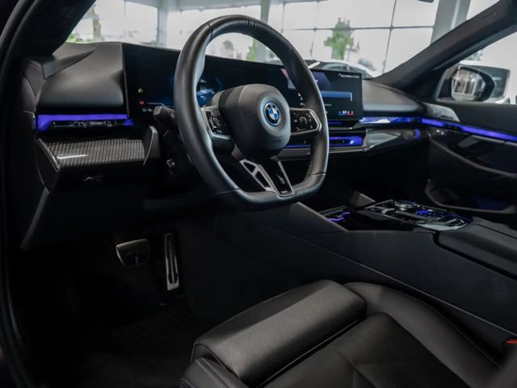BMW i5