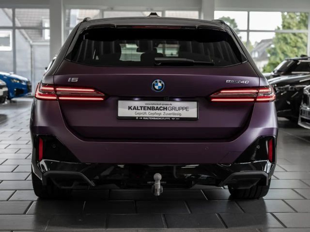 BMW i5