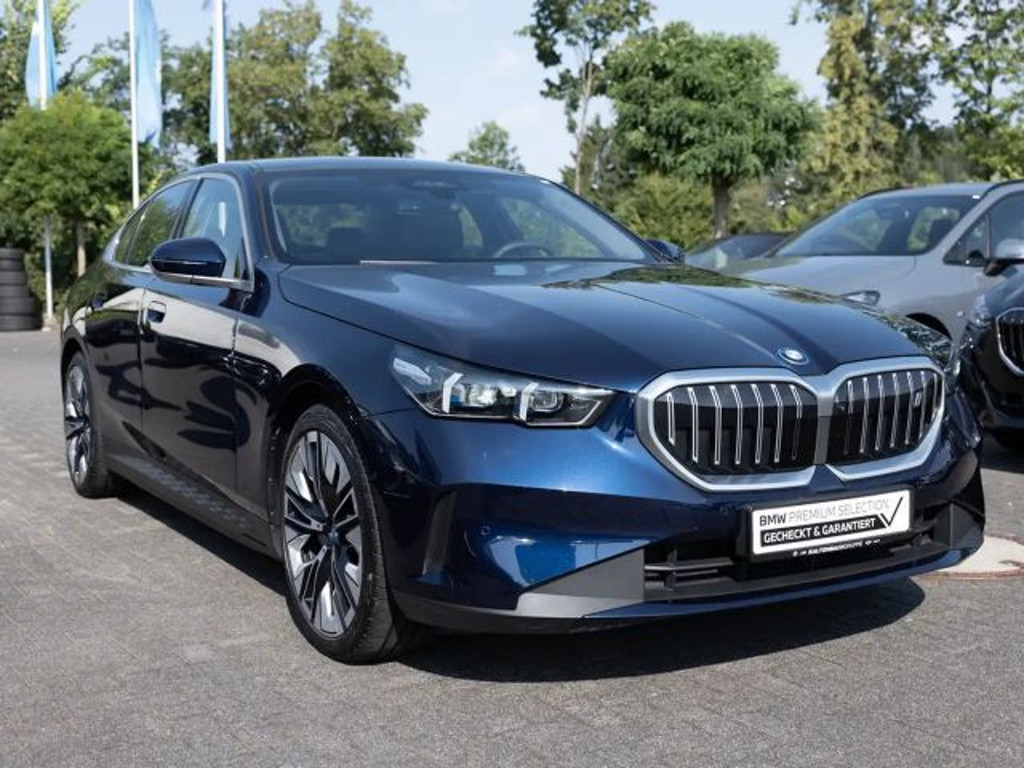BMW i5