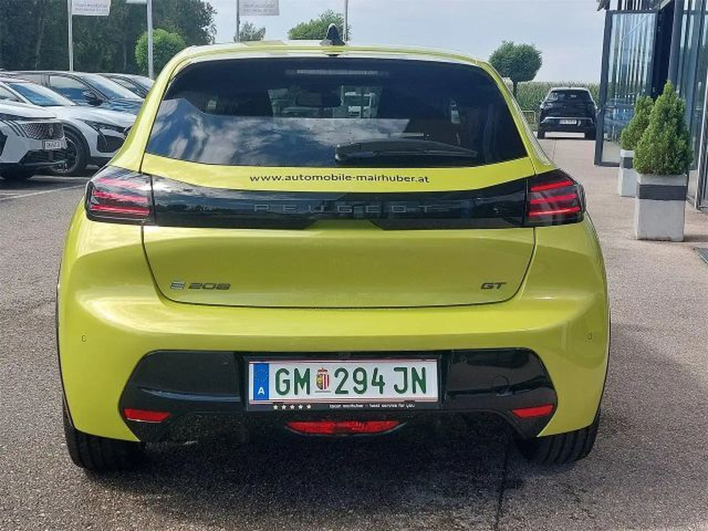 Peugeot e-208