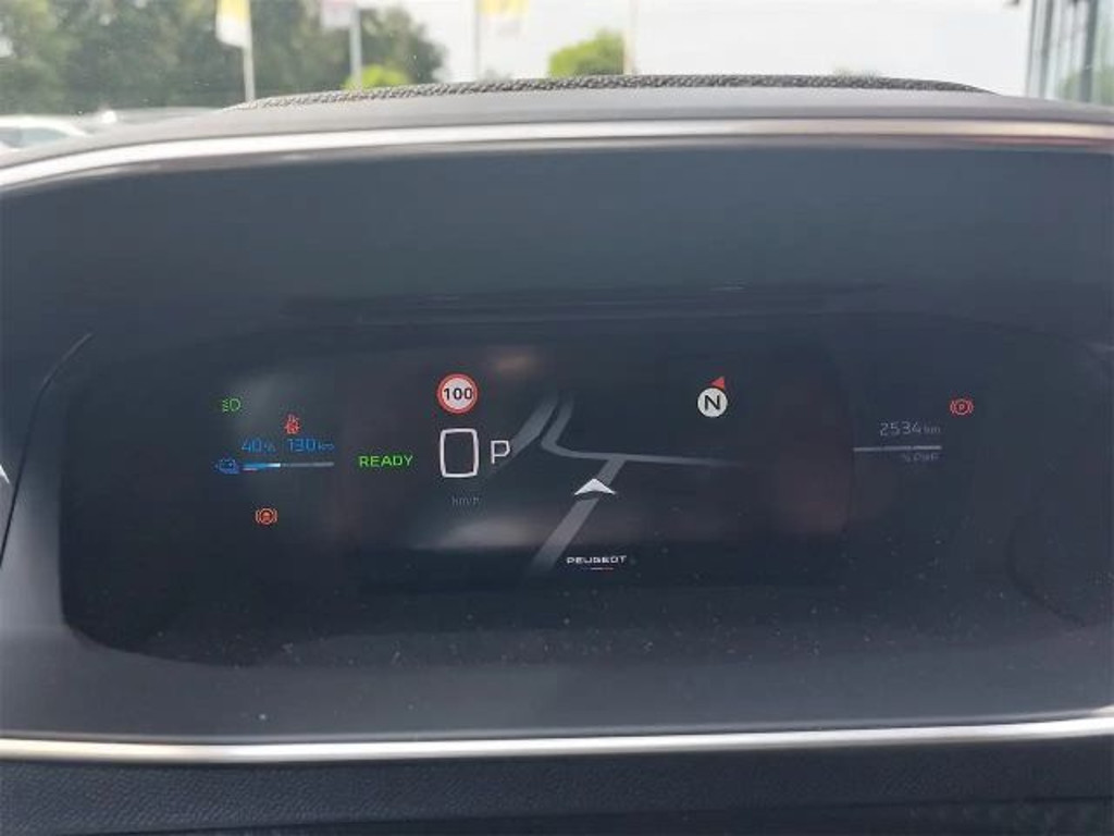 Peugeot e-208