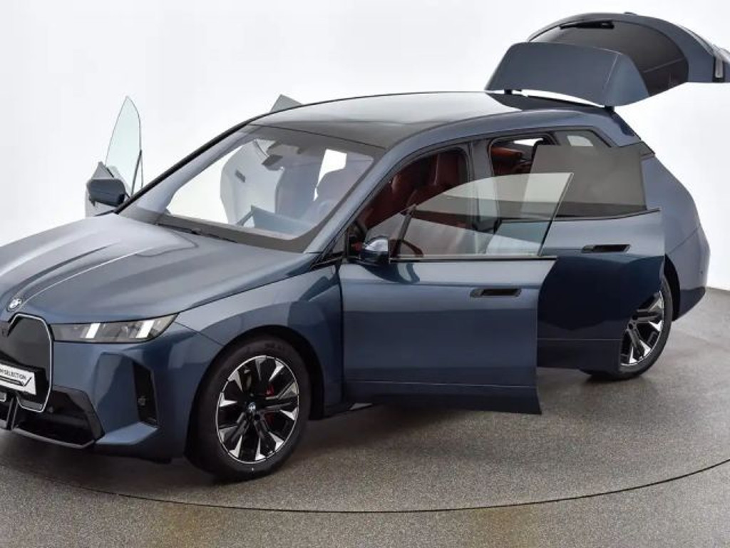 BMW iX