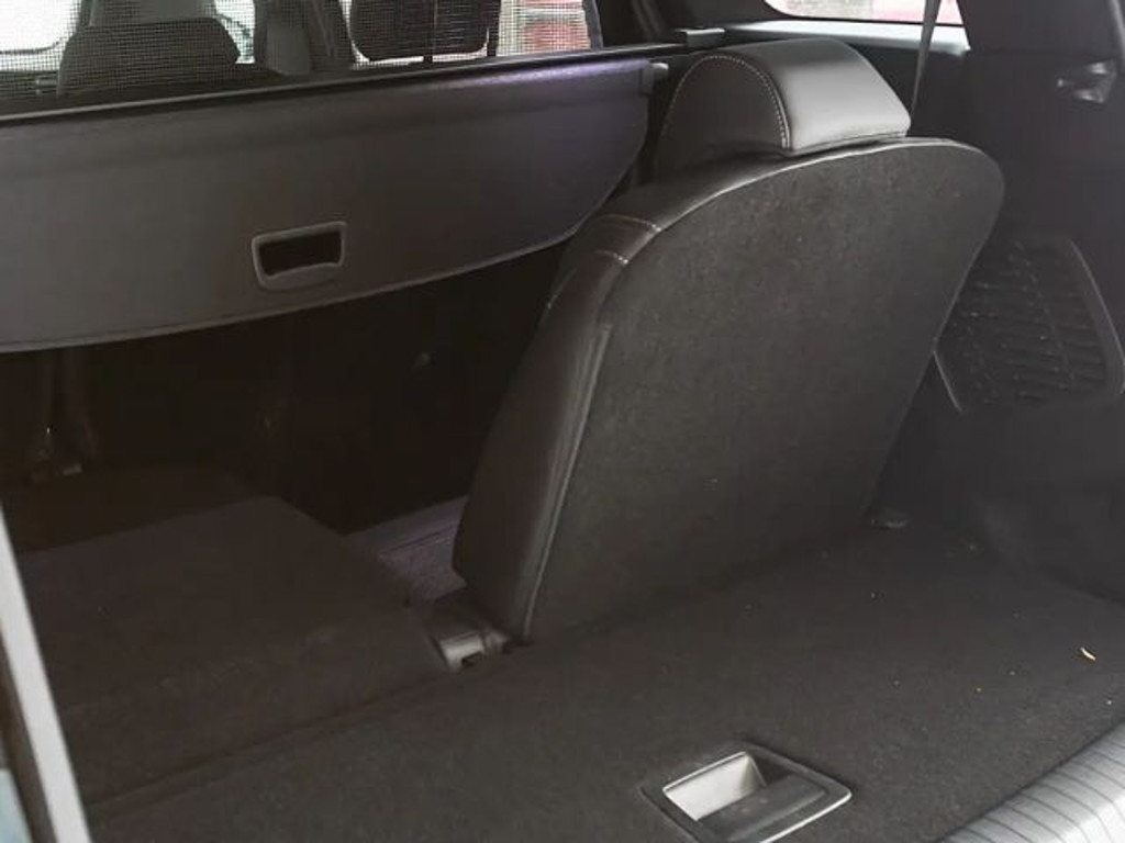 Peugeot E-5008