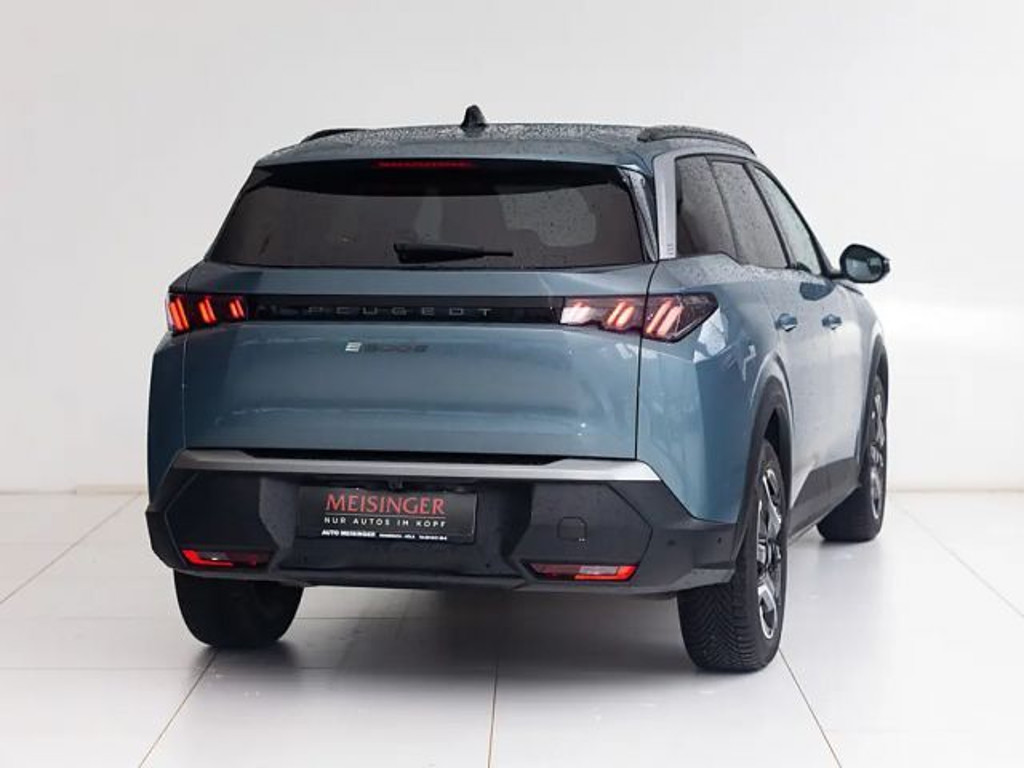 Peugeot E-5008