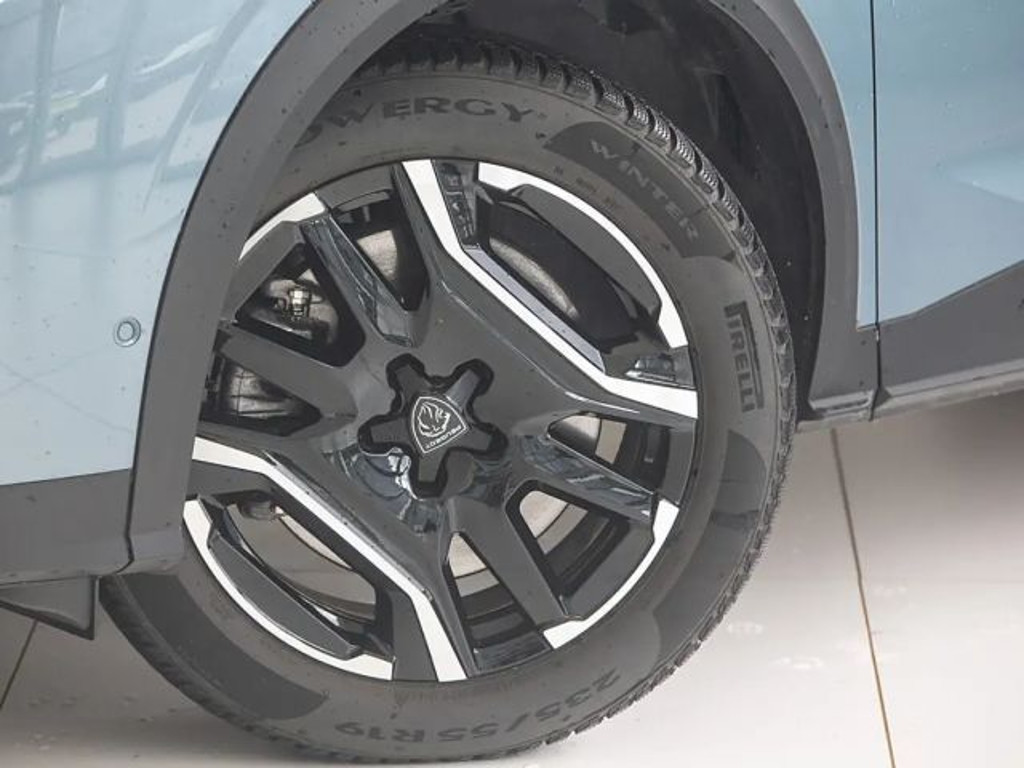Peugeot E-5008