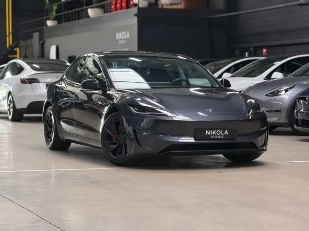 Tesla Model 3 Performance