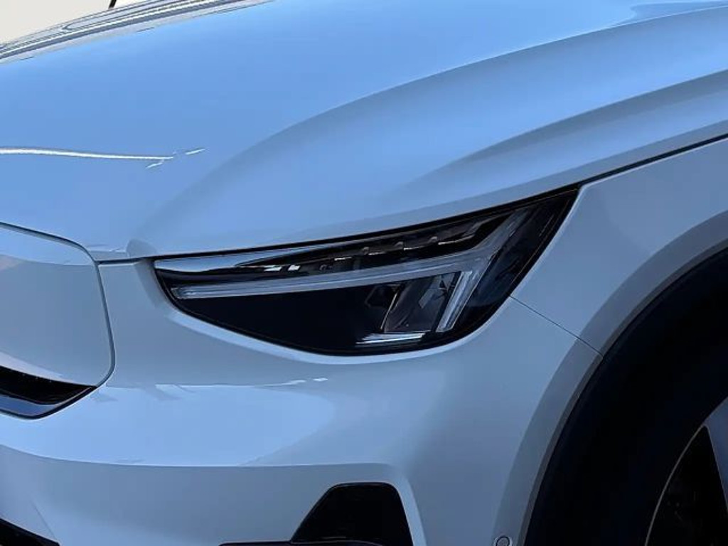 Volvo EX40