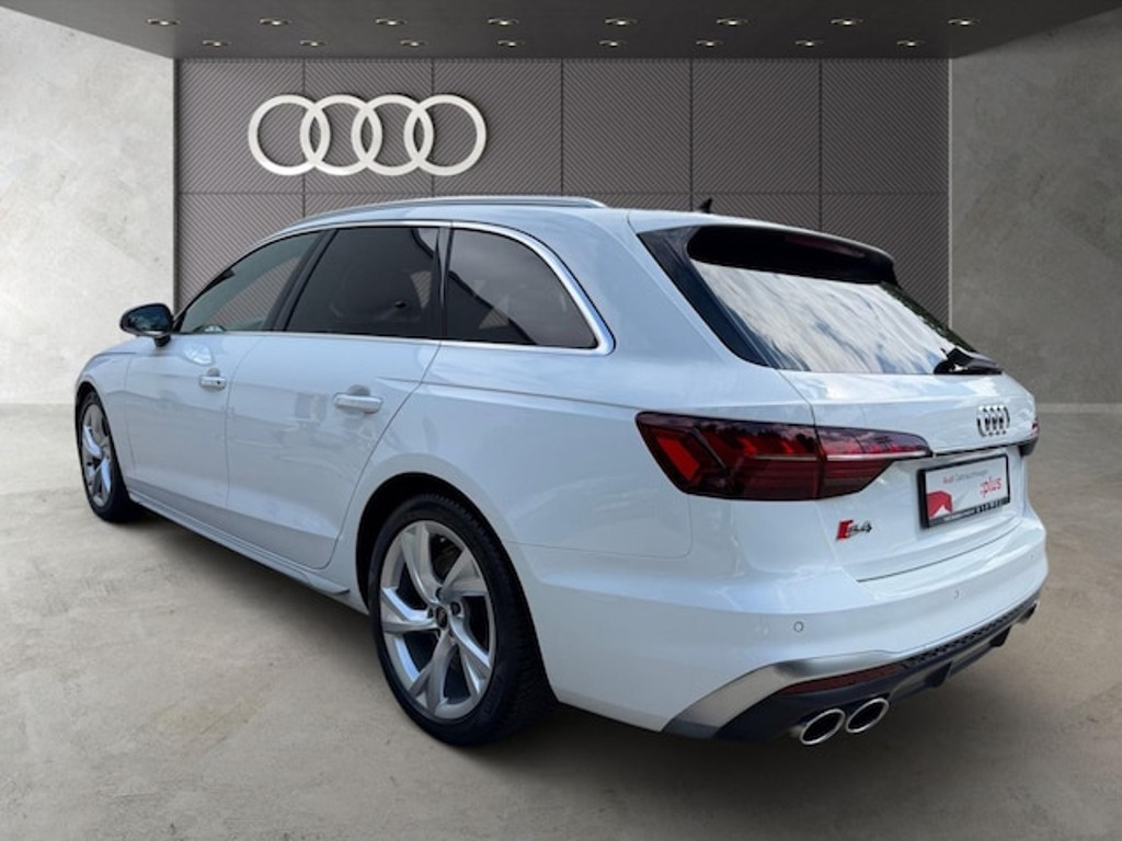 Audi S4