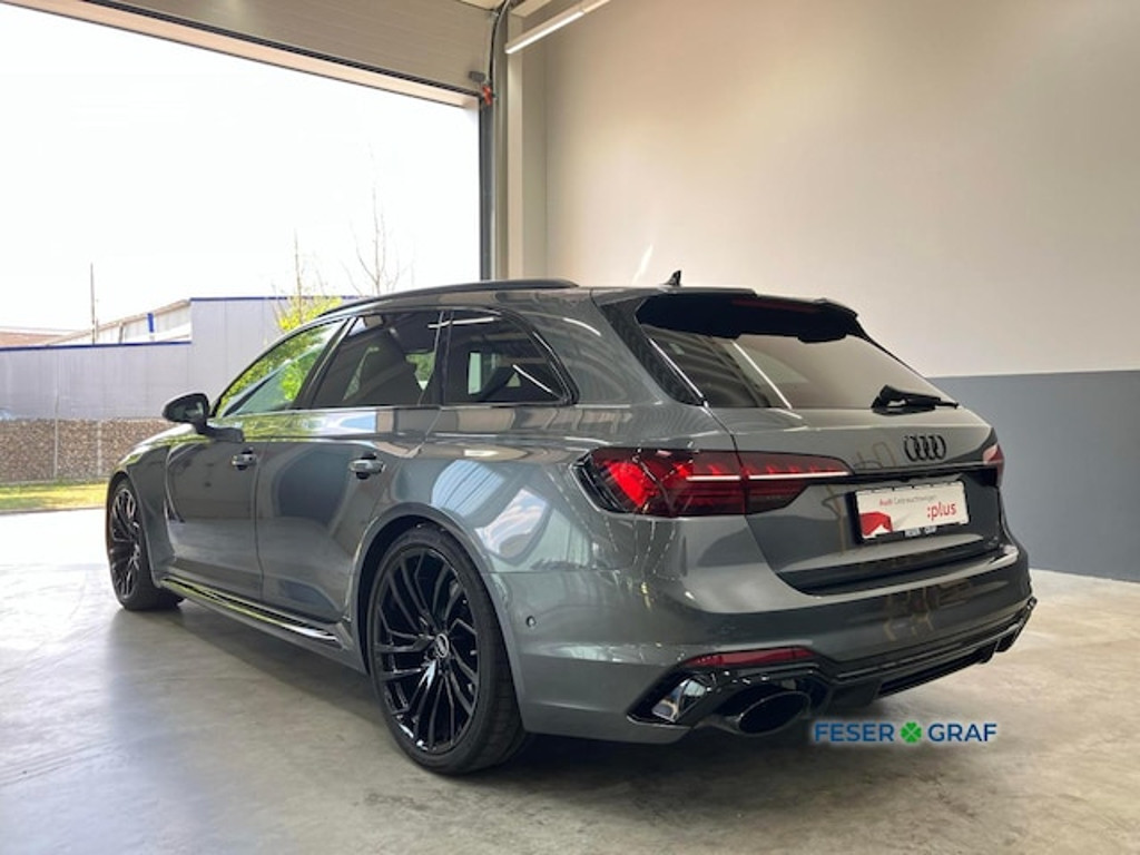 Audi RS4