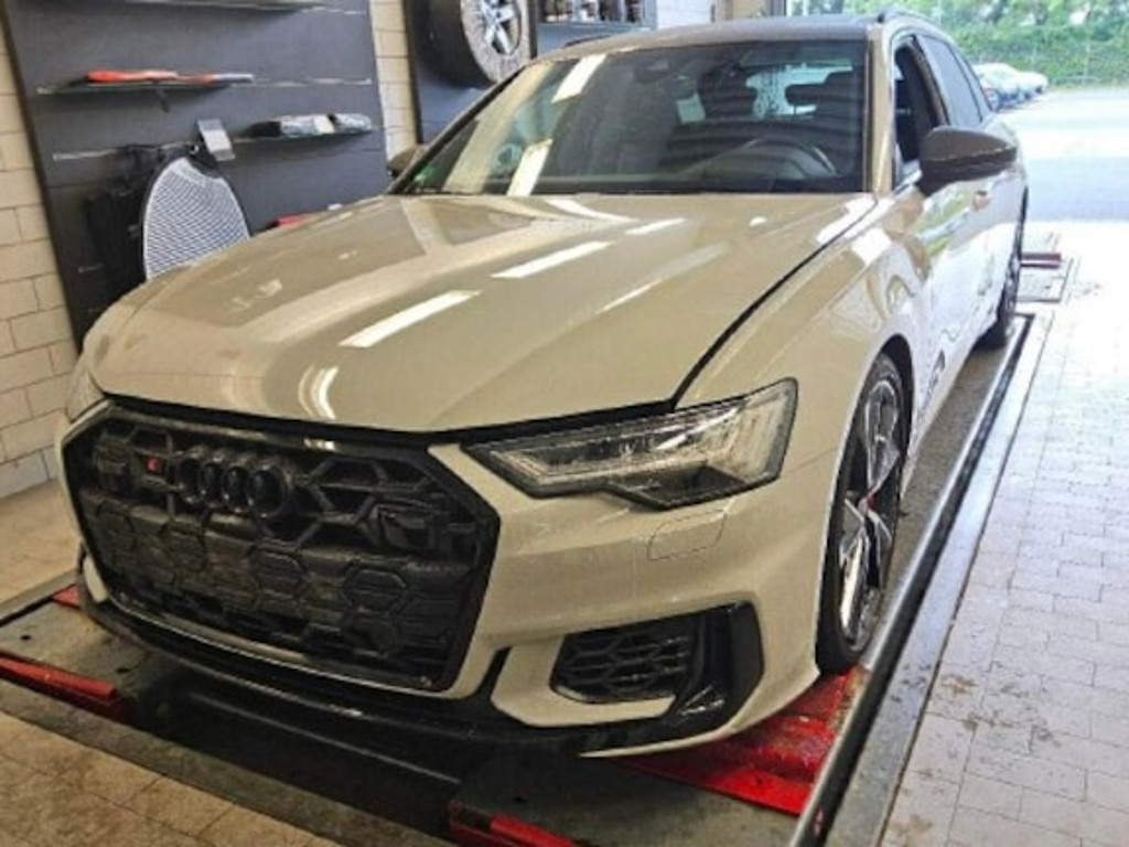 Audi S6 Avant Quattro