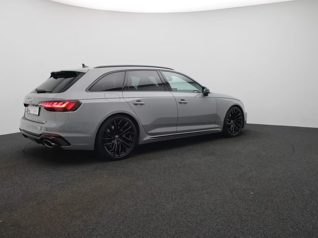 Audi RS4