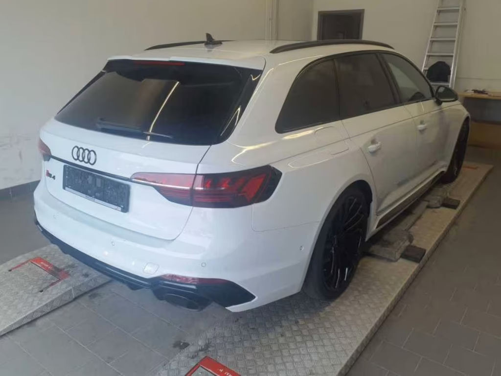 Audi RS4