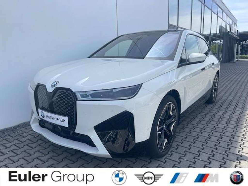 BMW iX