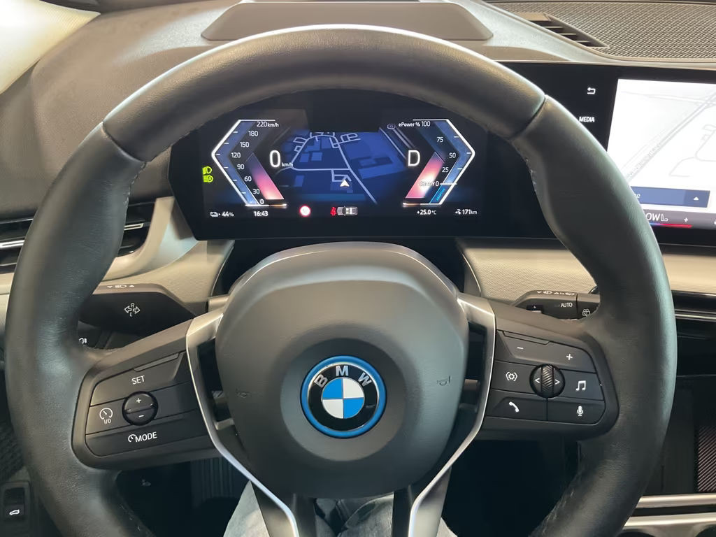 BMW iX1