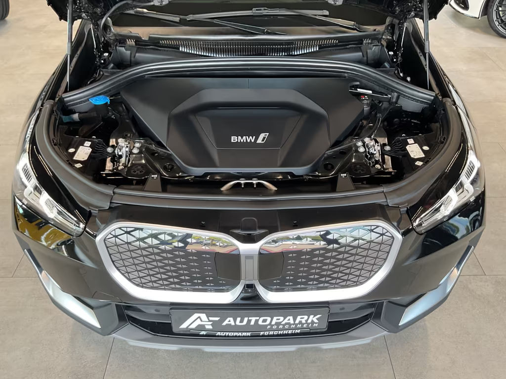 BMW iX1
