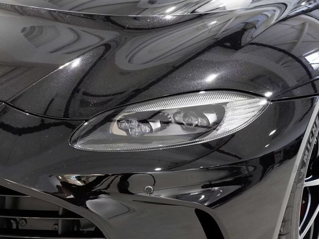 Aston Martin Vantage