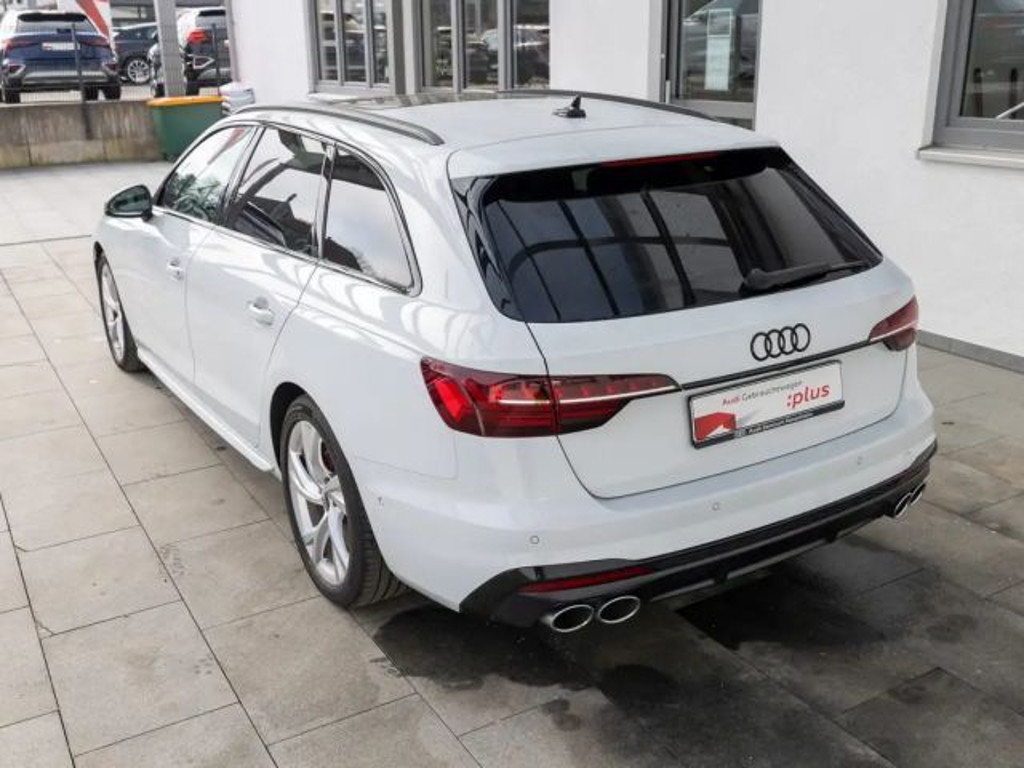 Audi S4