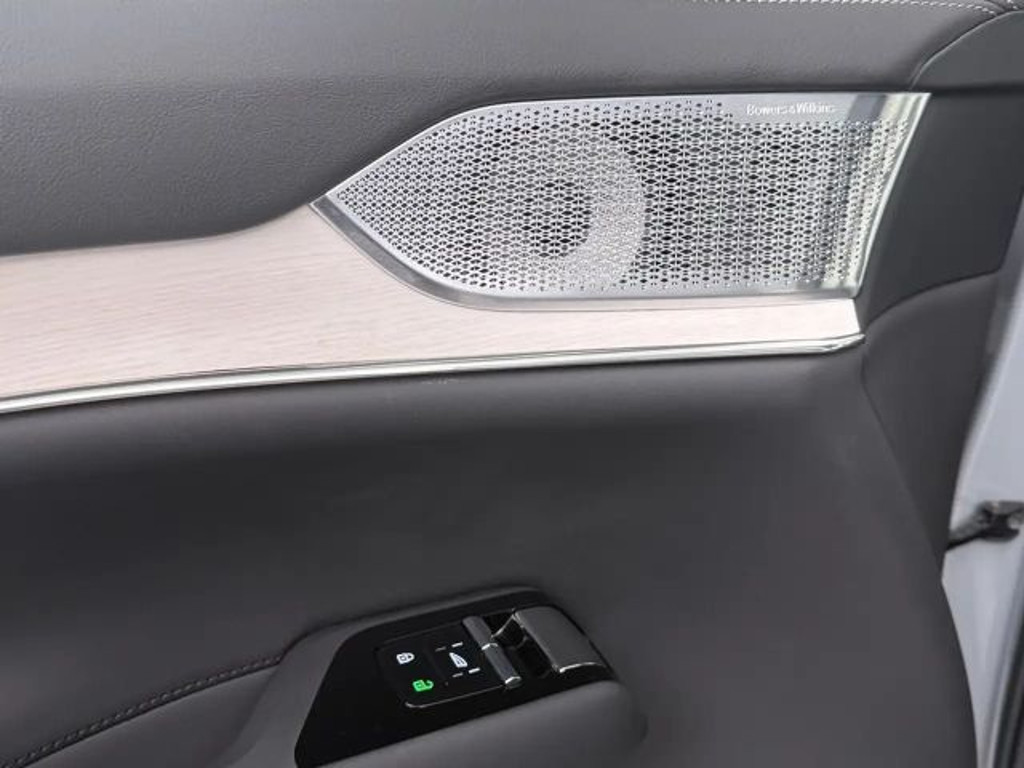 Volvo EX90