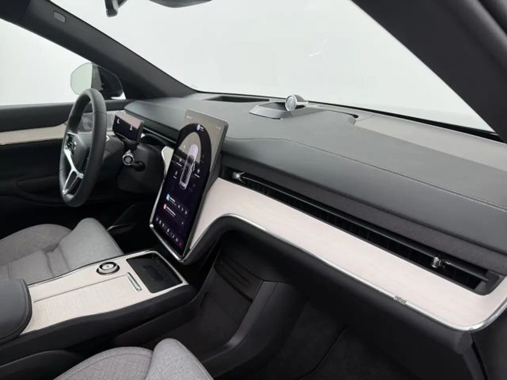 Volvo EX90