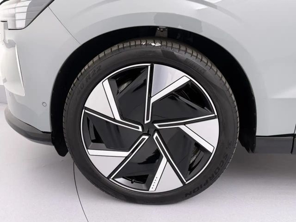 Volvo EX90