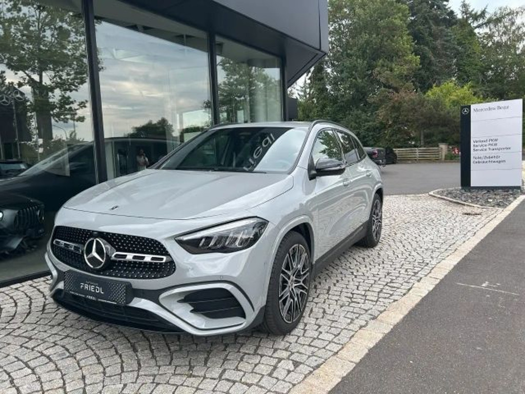 Mercedes-Benz GLA-Klasse GLA 200 AMG Line