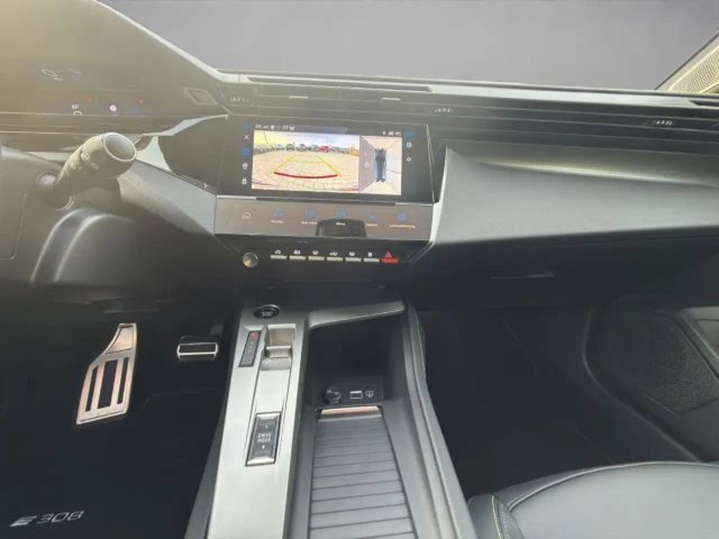 Peugeot e-308