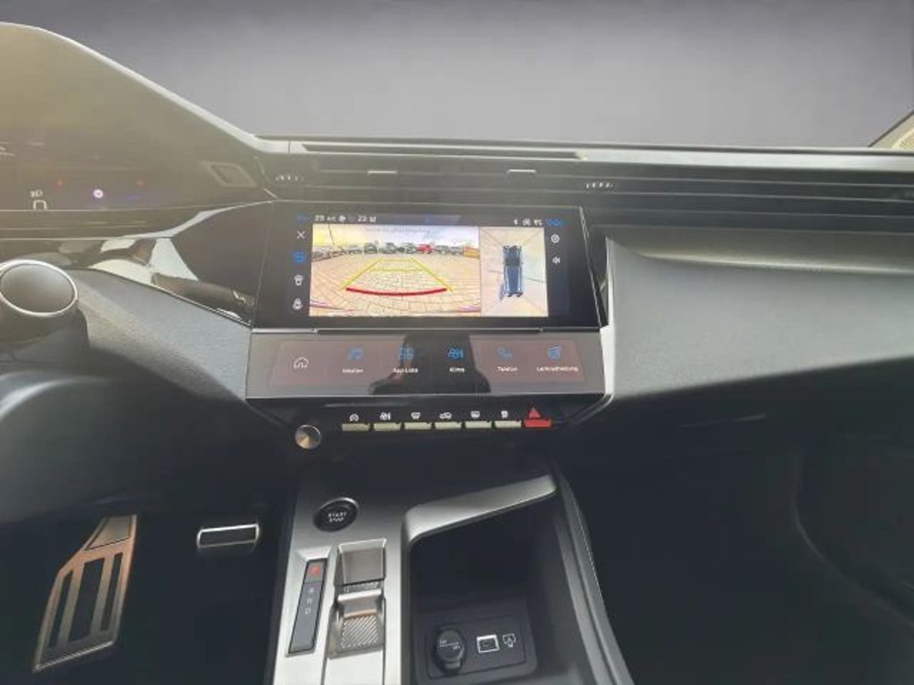 Peugeot e-308