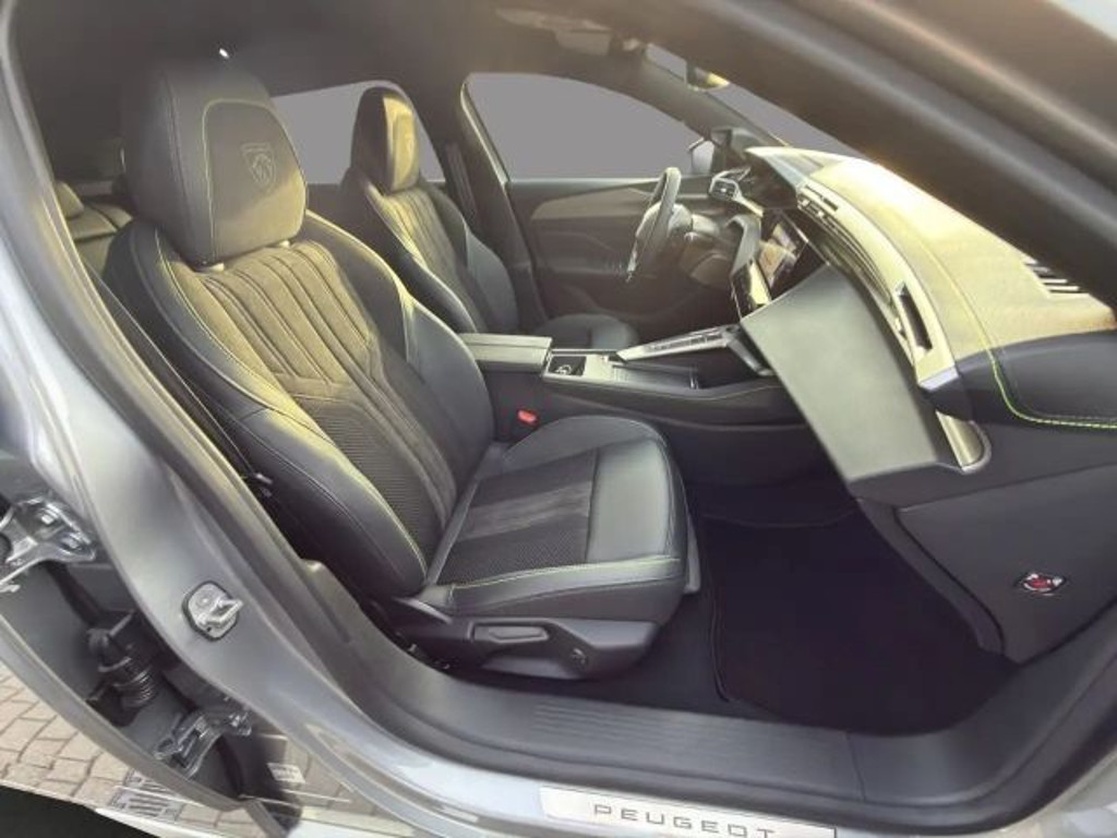 Peugeot e-308