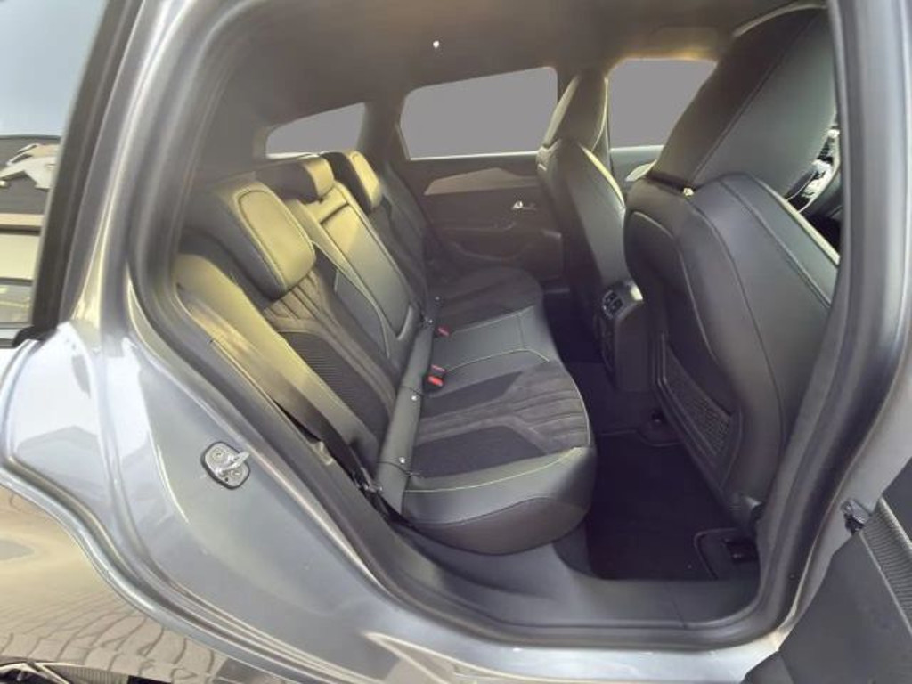 Peugeot e-308