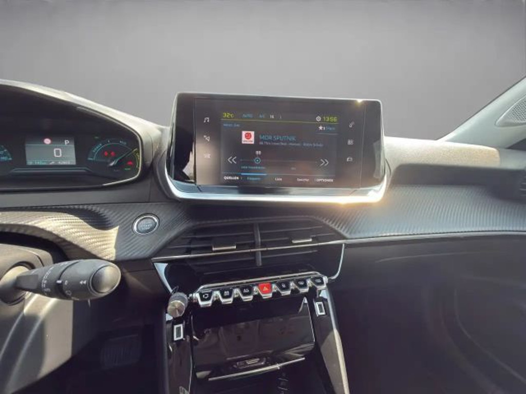Peugeot e-2008