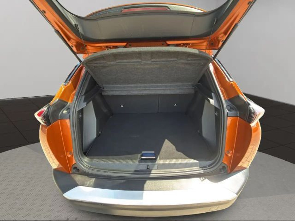 Peugeot e-2008