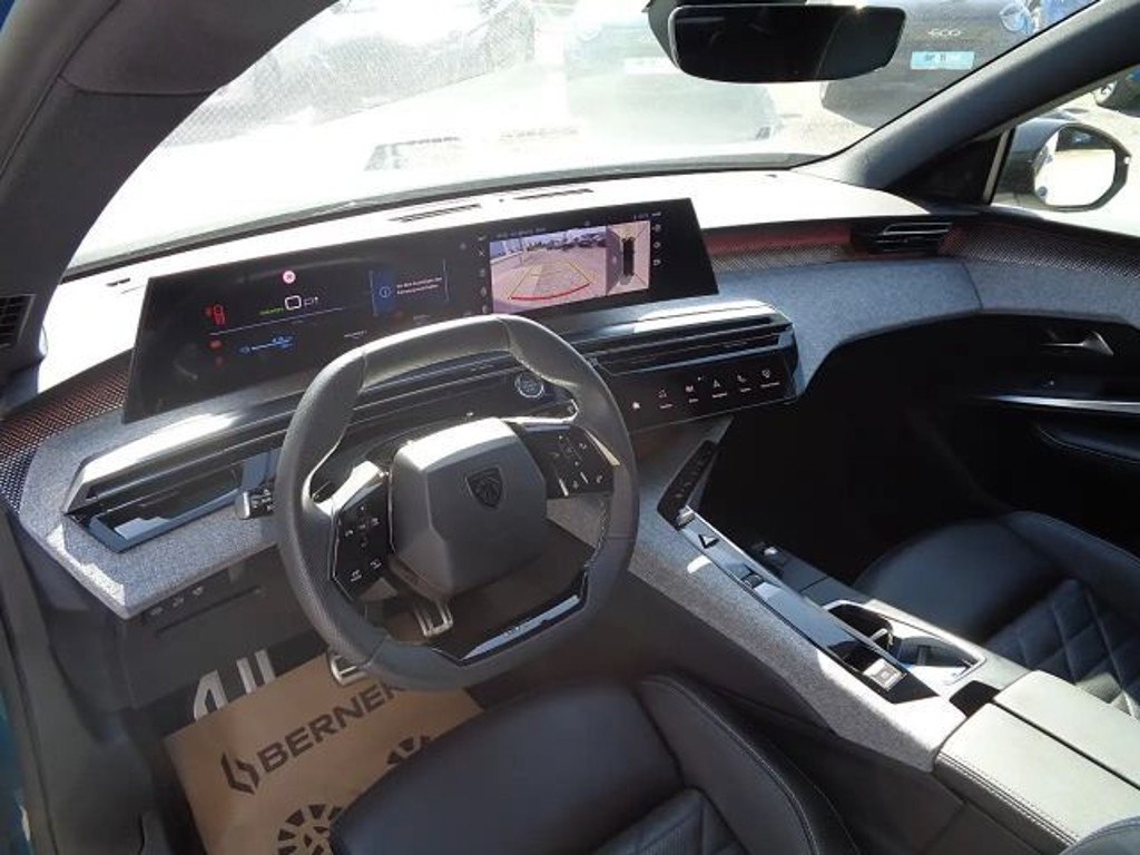 Peugeot E-3008