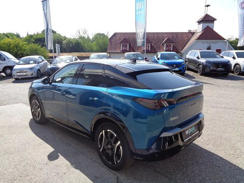 Peugeot E-3008