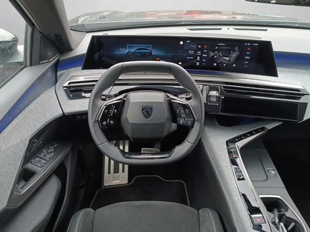 Peugeot E-3008