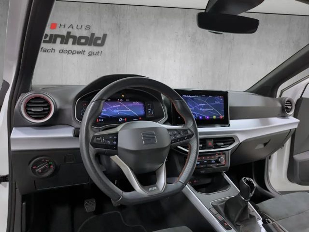 Seat Arona