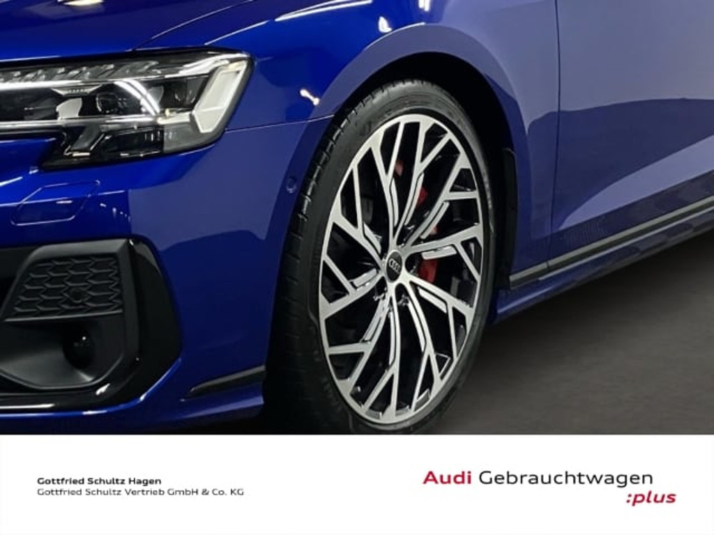 Audi S8