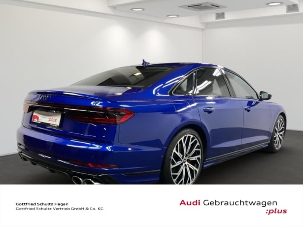 Audi S8