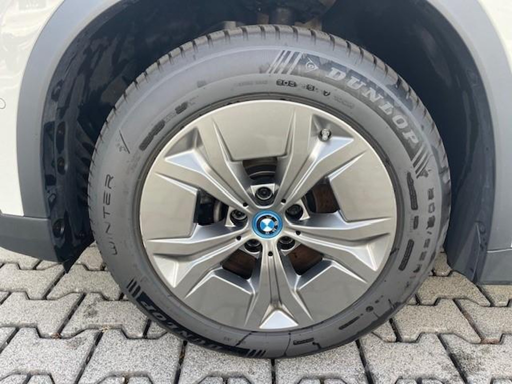 BMW iX1 xDrive30