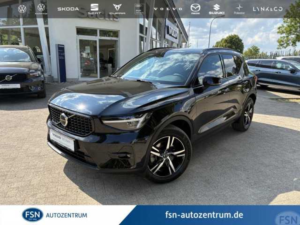 Volvo XC40 Plus Dark