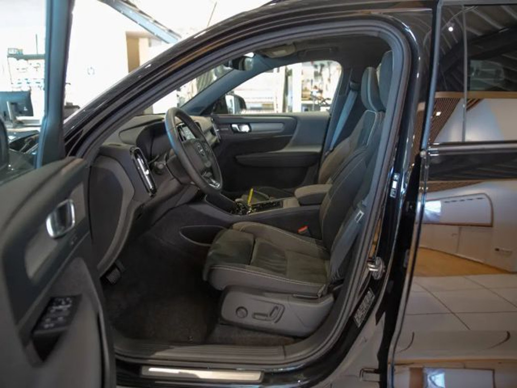 Volvo EX40