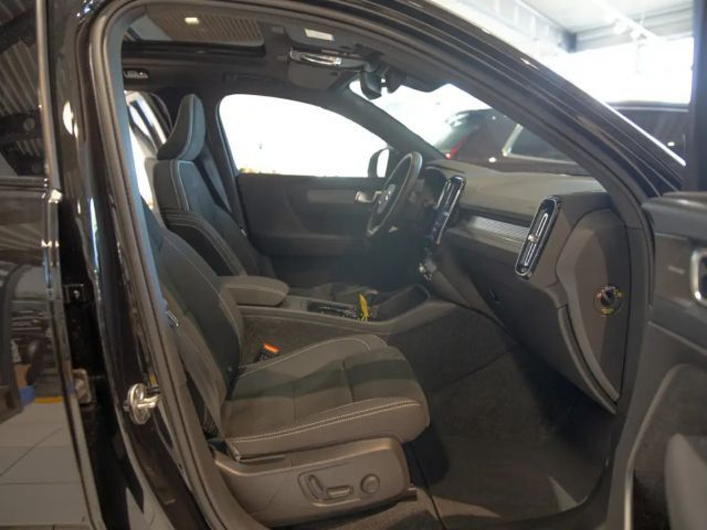 Volvo EX40