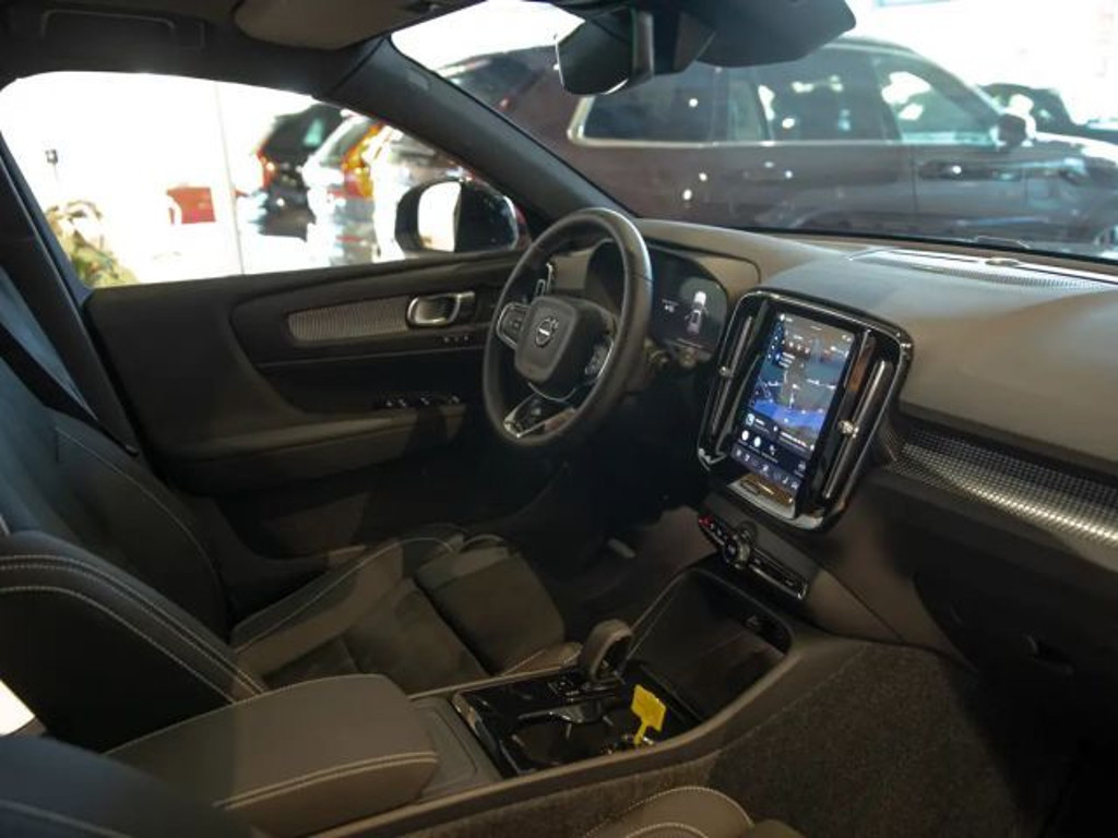 Volvo EX40