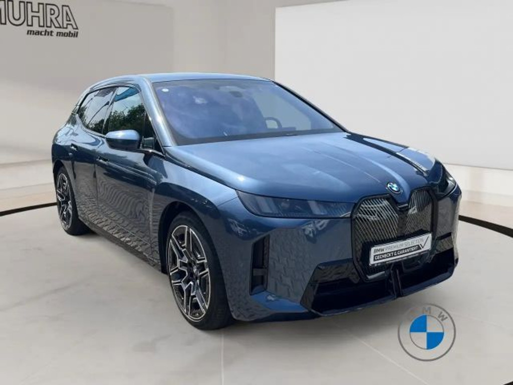 BMW iX
