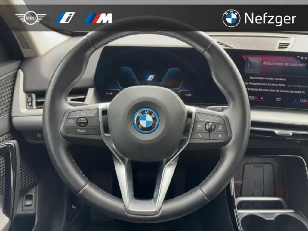 BMW iX1