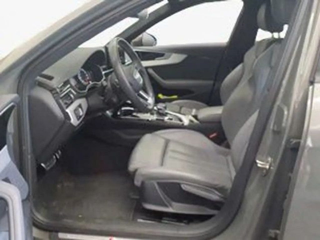 Audi A4 Sedan S-Line 40 TDI