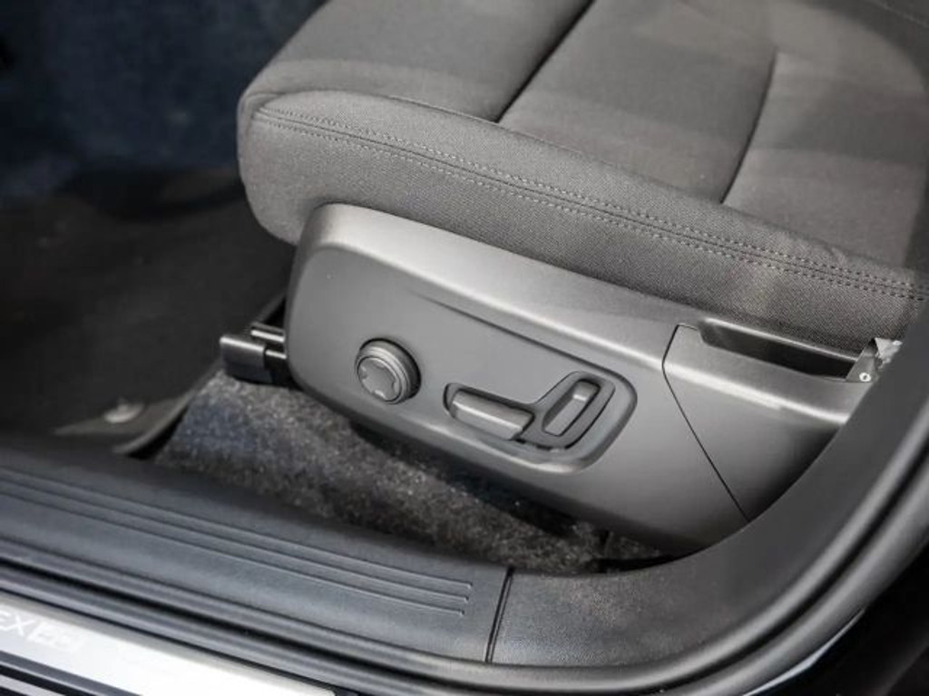 Volvo EX40