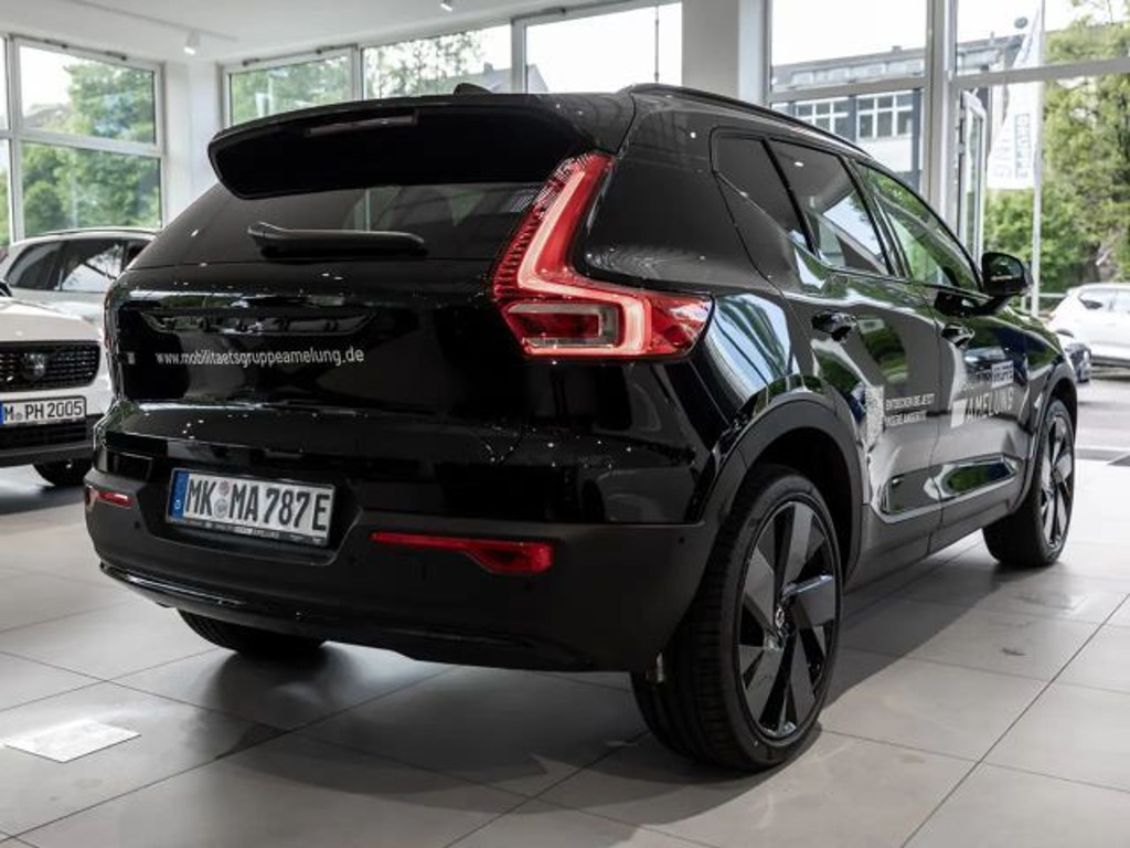 Volvo EX40