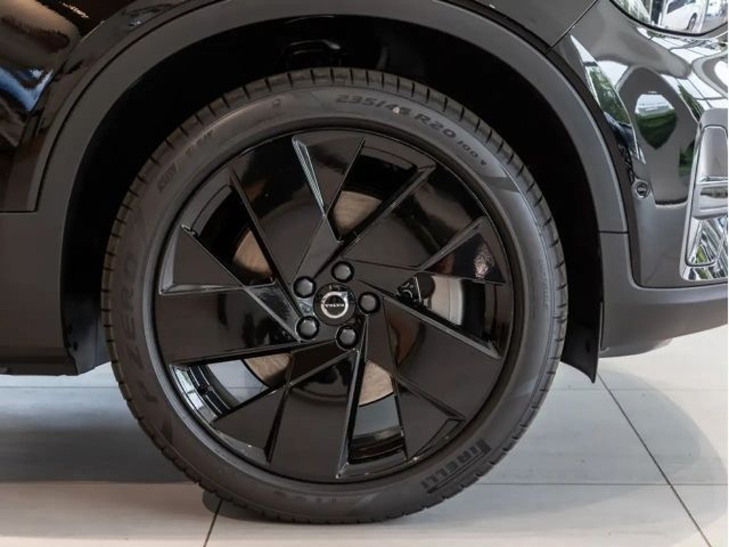 Volvo EX40