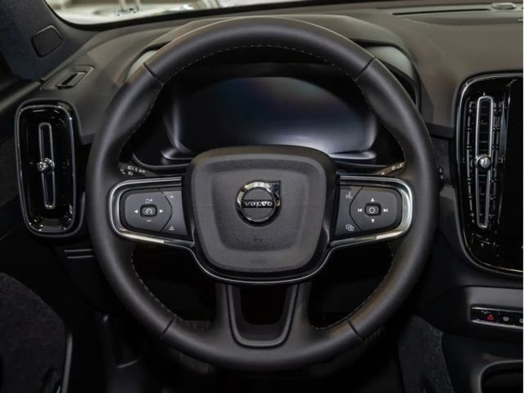 Volvo EX40